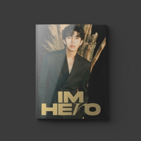第一張正規專輯「IM HERO(Photo Book Ver.)」(韓國進口版)