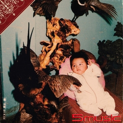 第一張專輯「DARKROOM」(韓國進口版)