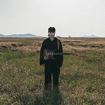 第一張單曲「( )」(韓國進口版)