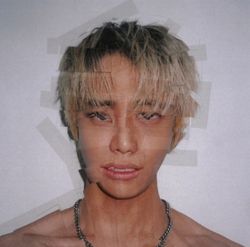 第一張專輯「PRVT 01」(韓國進口版)