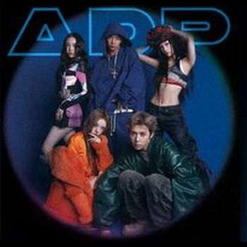 (黑色/WICKED版)出道單曲「FAMOUS」(韓國進口版)